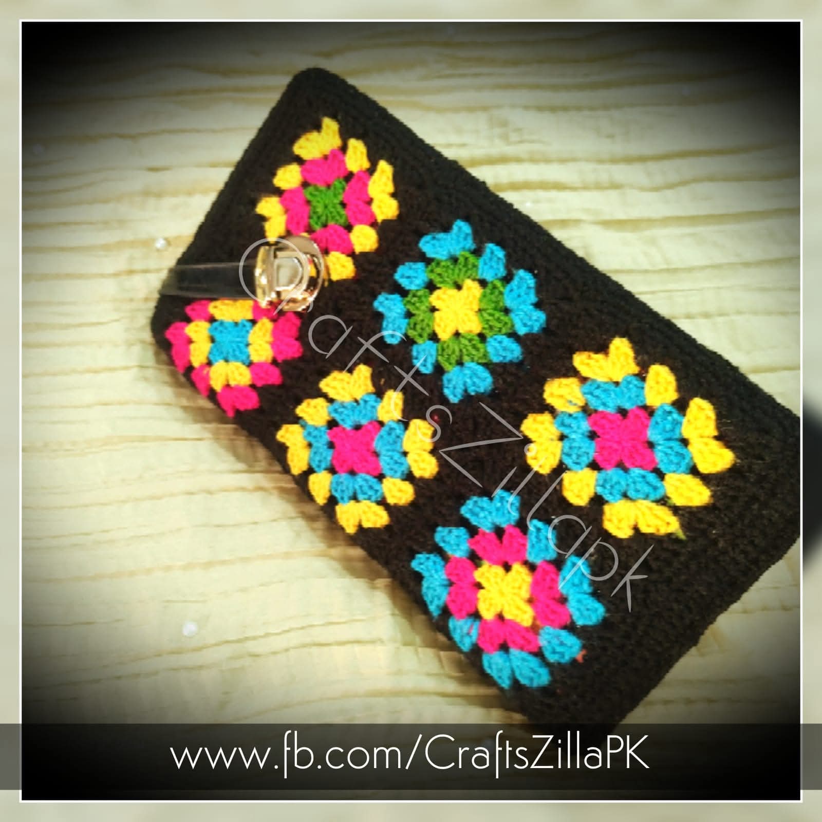 Customizable Crochet Clutch